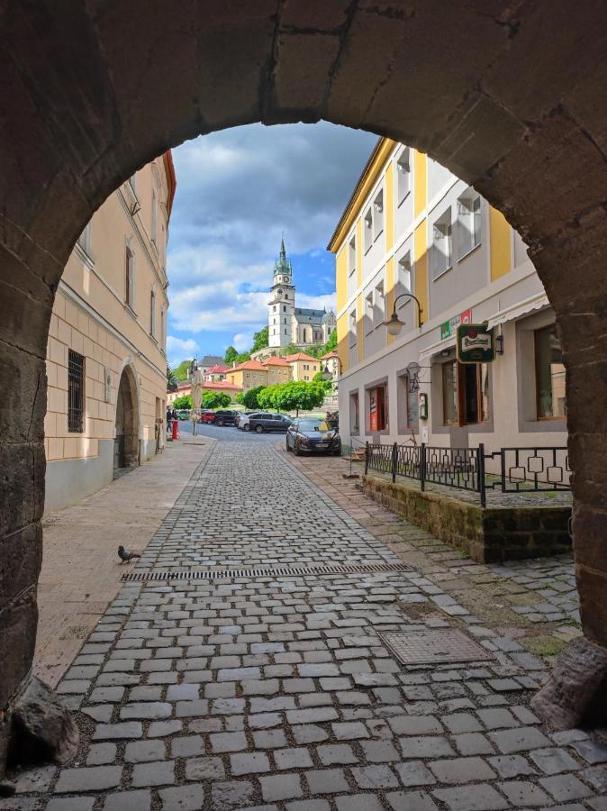 Апартаменты Krizkov Dom Кремница Экстерьер фото
