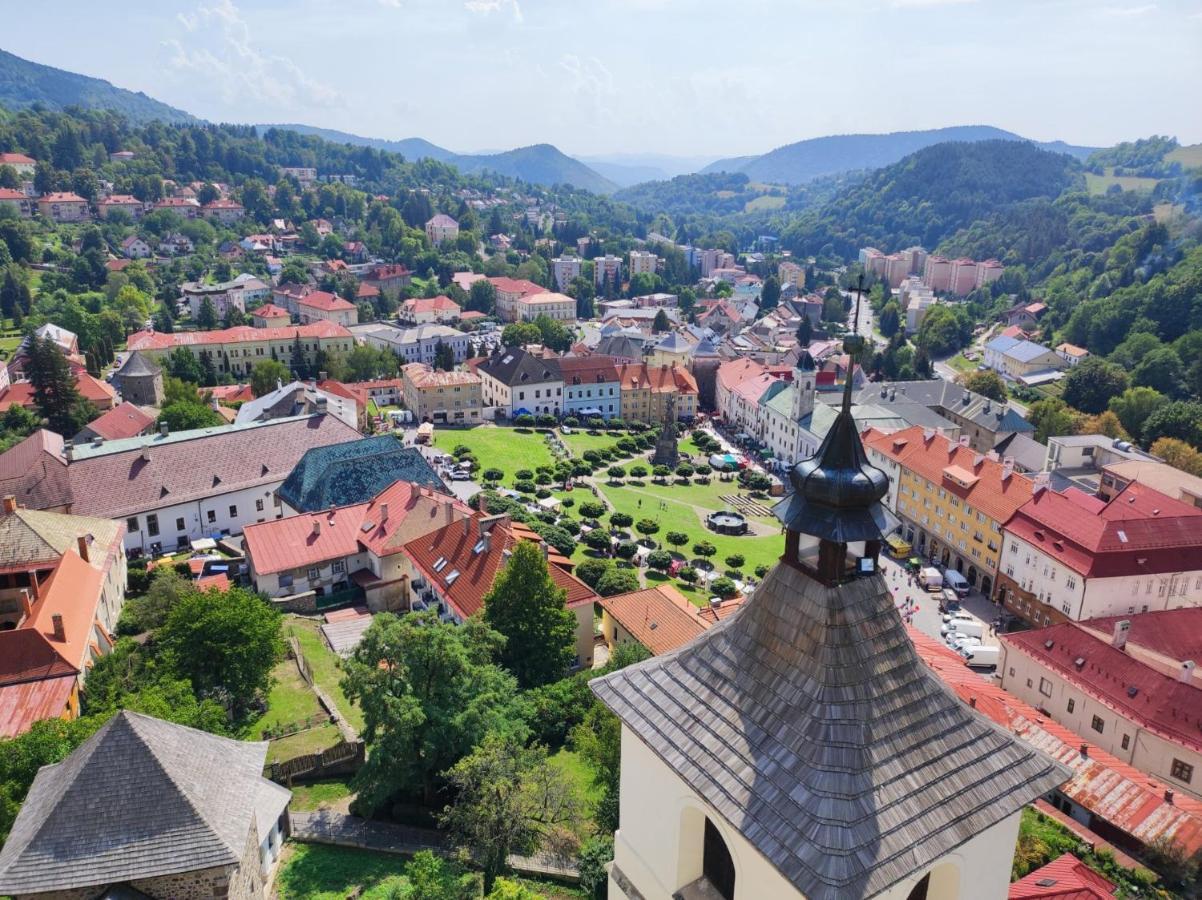 Апартаменты Krizkov Dom Кремница Экстерьер фото