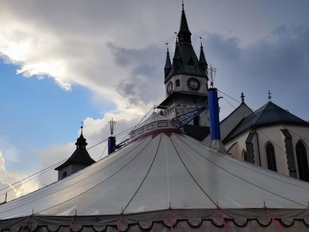Апартаменты Krizkov Dom Кремница Экстерьер фото